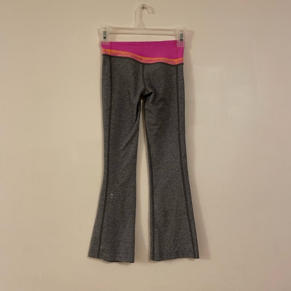 Ivivva low waisted reversible flare leggings - Picture 2 of 3